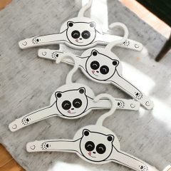 T.Concept Panda Desenli Plastik Dayanıklı  Çocuk Askısı 30x16 cm