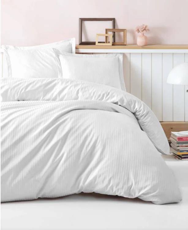 Elegant Stripe Çift Kişilik Beyaz Saten Nevresim Takımı