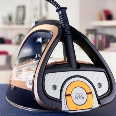 Tefal Ultimate Pure Dayanıklı  Kireç Avcısı Buharlı Ütü Lacivert-Siyah Renk FV9848