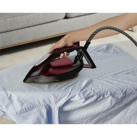 Tefal Pro Express Protect Dayanıklı Buhar Kazanlı Ütü Bordo Siyah  Renk GV9230